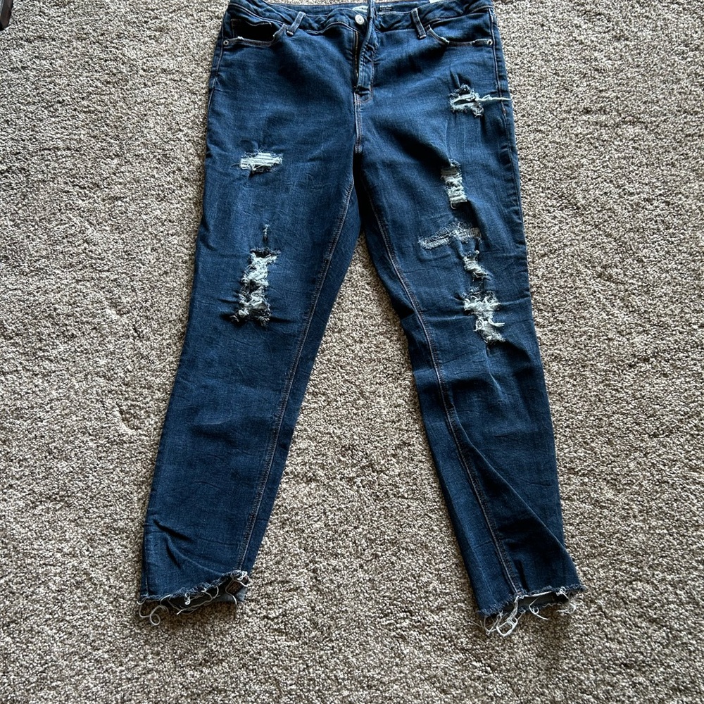 Old Navy size 14 distressed rockstar capri